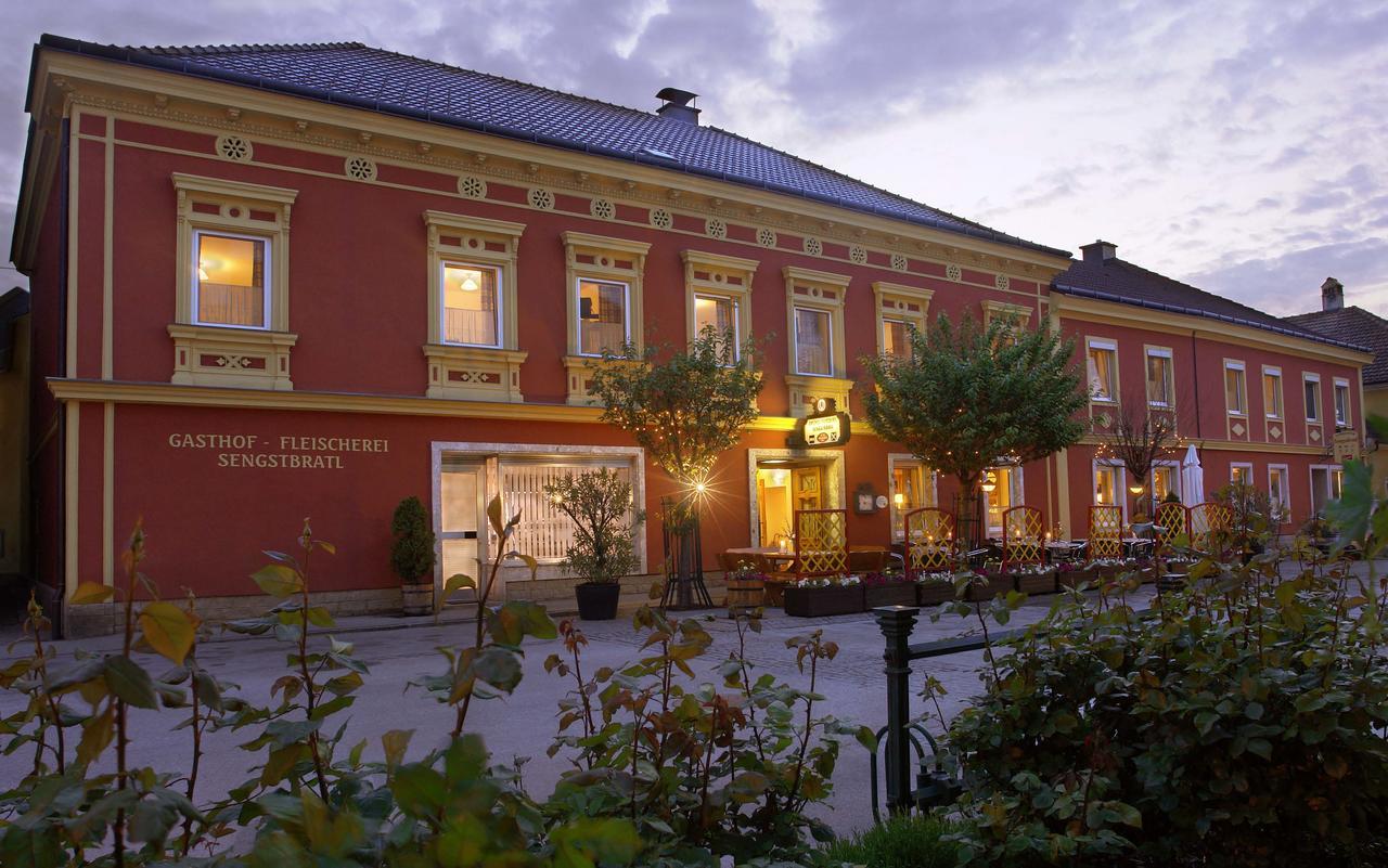Landgasthof Sengstbratl Wallsee Esterno foto
